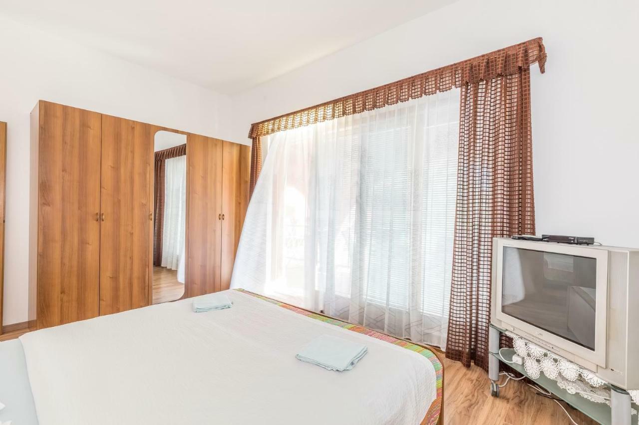 Apartments Darinka Porec Exterior photo